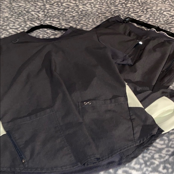Cherokee infinity jogger scrub set large